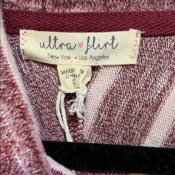 Ultra Flirt Burgundy and White Knit Top - Picture 2 of 4